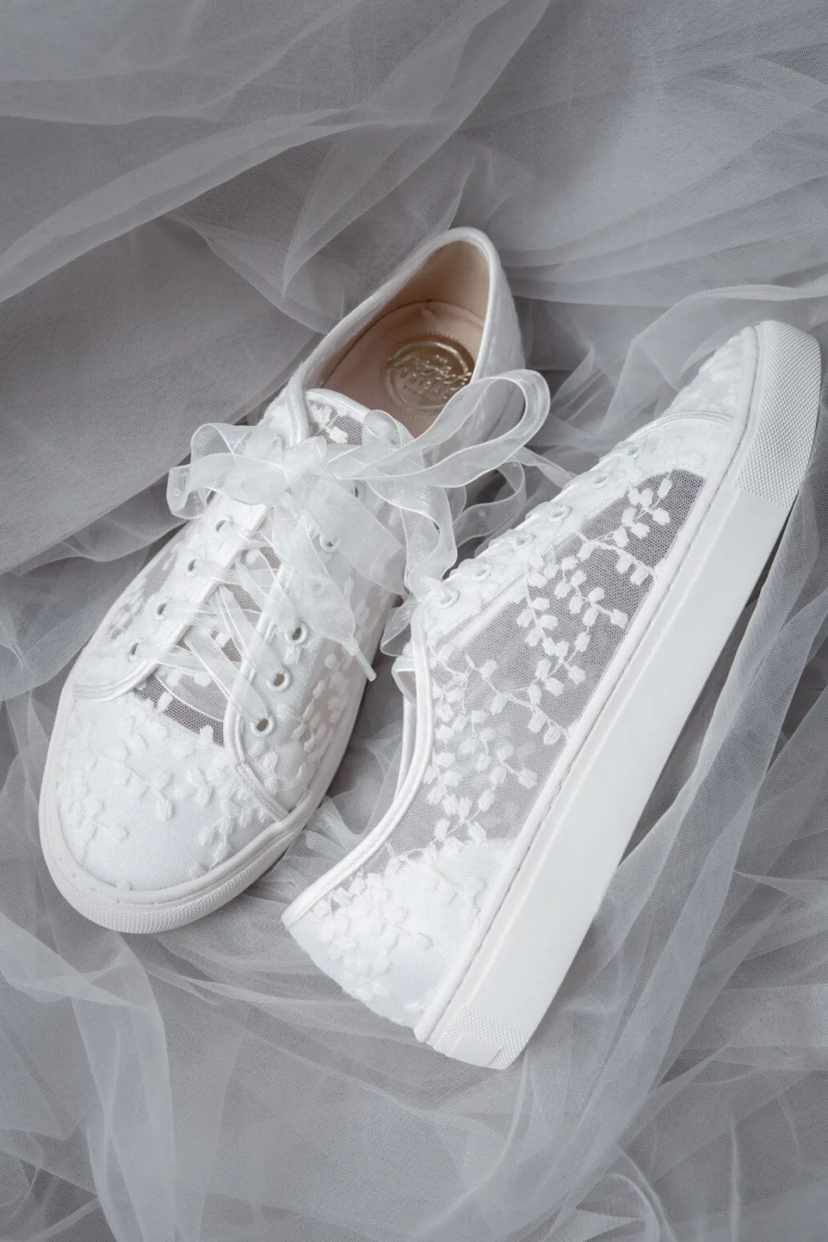 Braut Sneakers mit Spitze – Oakley | The Perfect Bridal Company