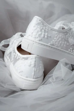 Braut Sneakers mit Spitze – Oakley | The Perfect Bridal Company