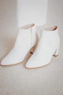 Braut Stiefelette aus Leder – Anissa Off-White