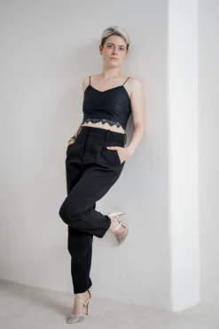 Gemustertes Spitzentop – Norine Cropped Black noni