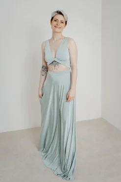 Grünes Brautjungfernkleid – Reverse Gown Sage Twobirds