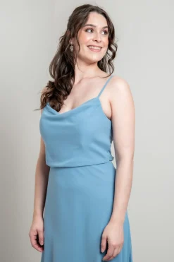 Hellblaues Abendkleid mit Rückendetail | Glam & Grace