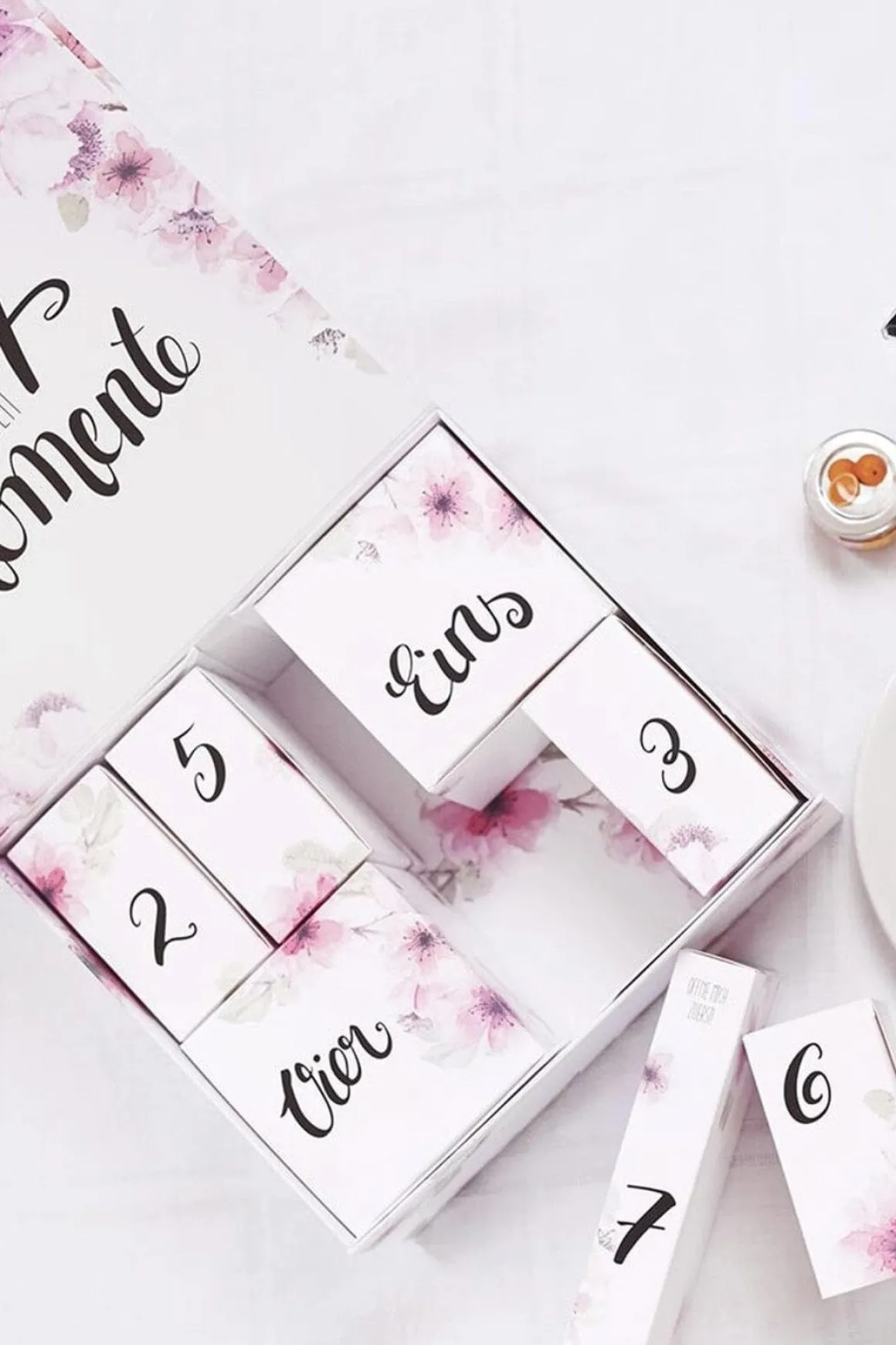 Hochzeits-Countdown-Kalender™ mit Gold-Armband und Schlafmaske