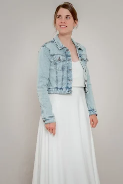Kurze Braut Jeansjacke mit Knopfleiste