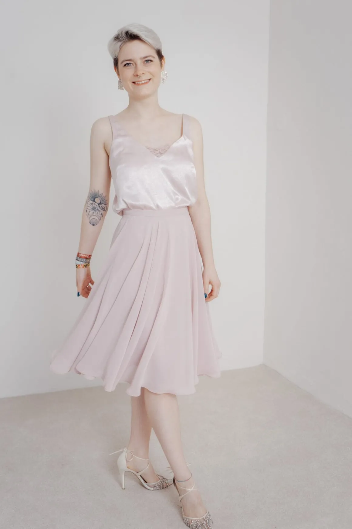Kurzer Chiffonrock – Tulpa Rosé Sanna Lindström
