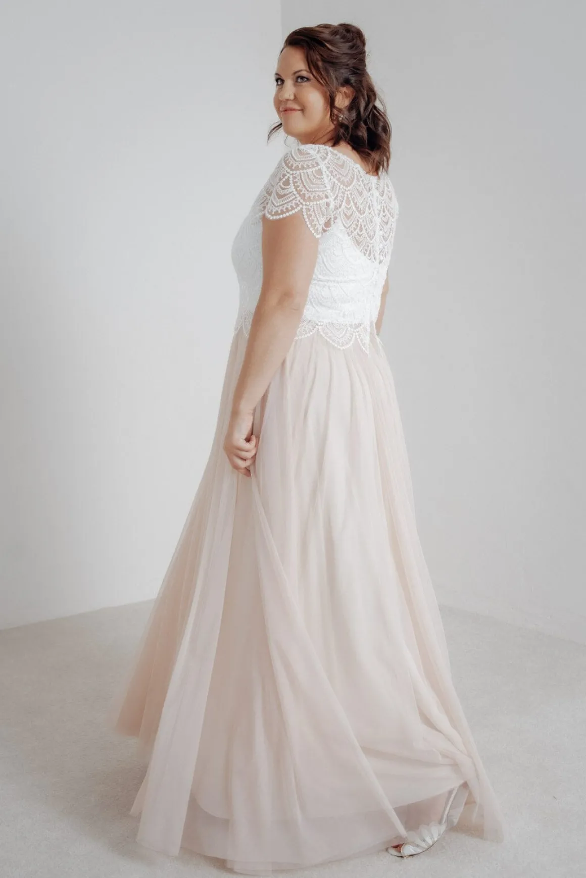 Langer Braut Rock aus fließendem Softtüll in Blush – India noni Curvy