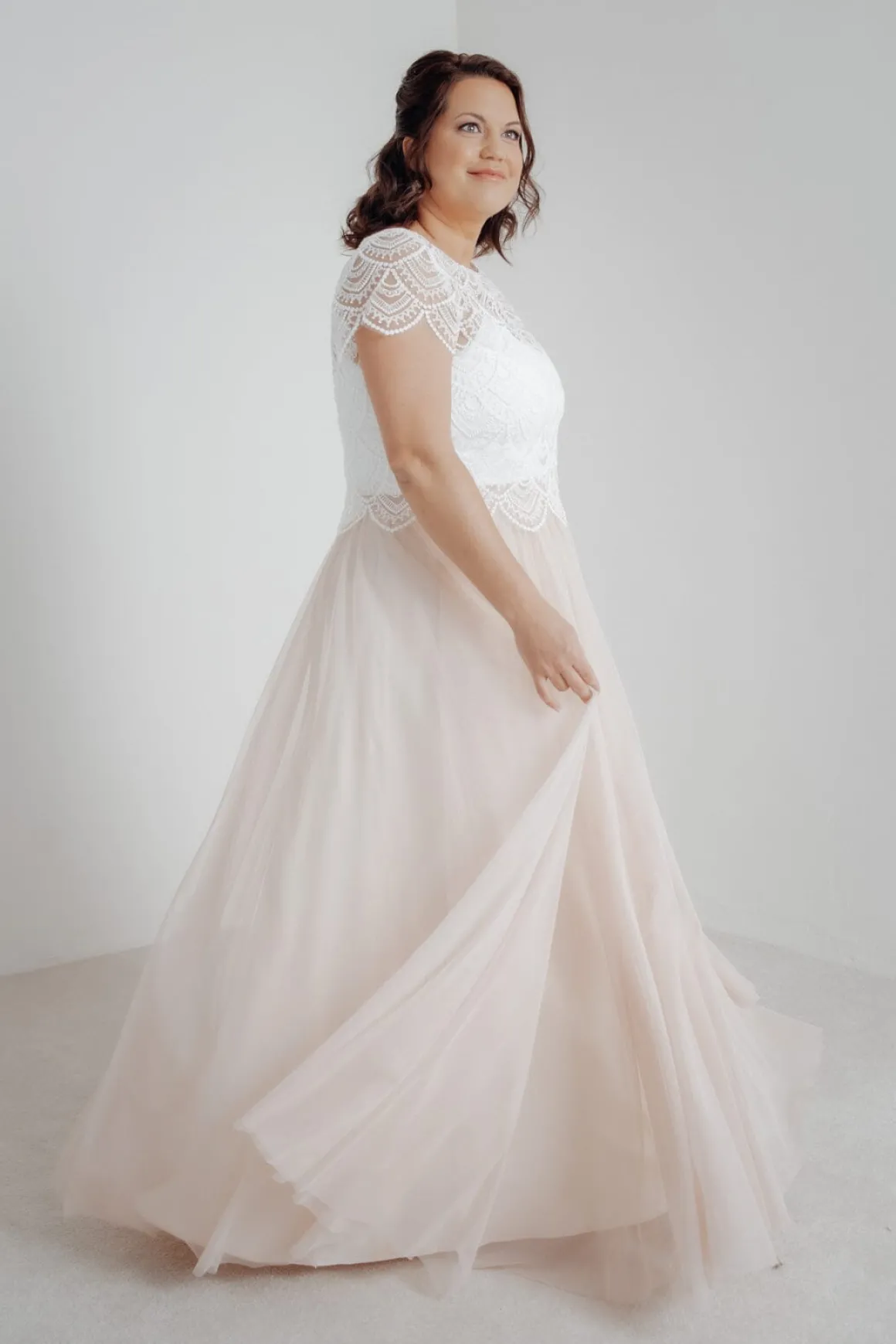 Langer Braut Rock aus fließendem Softtüll in Blush – India noni Curvy