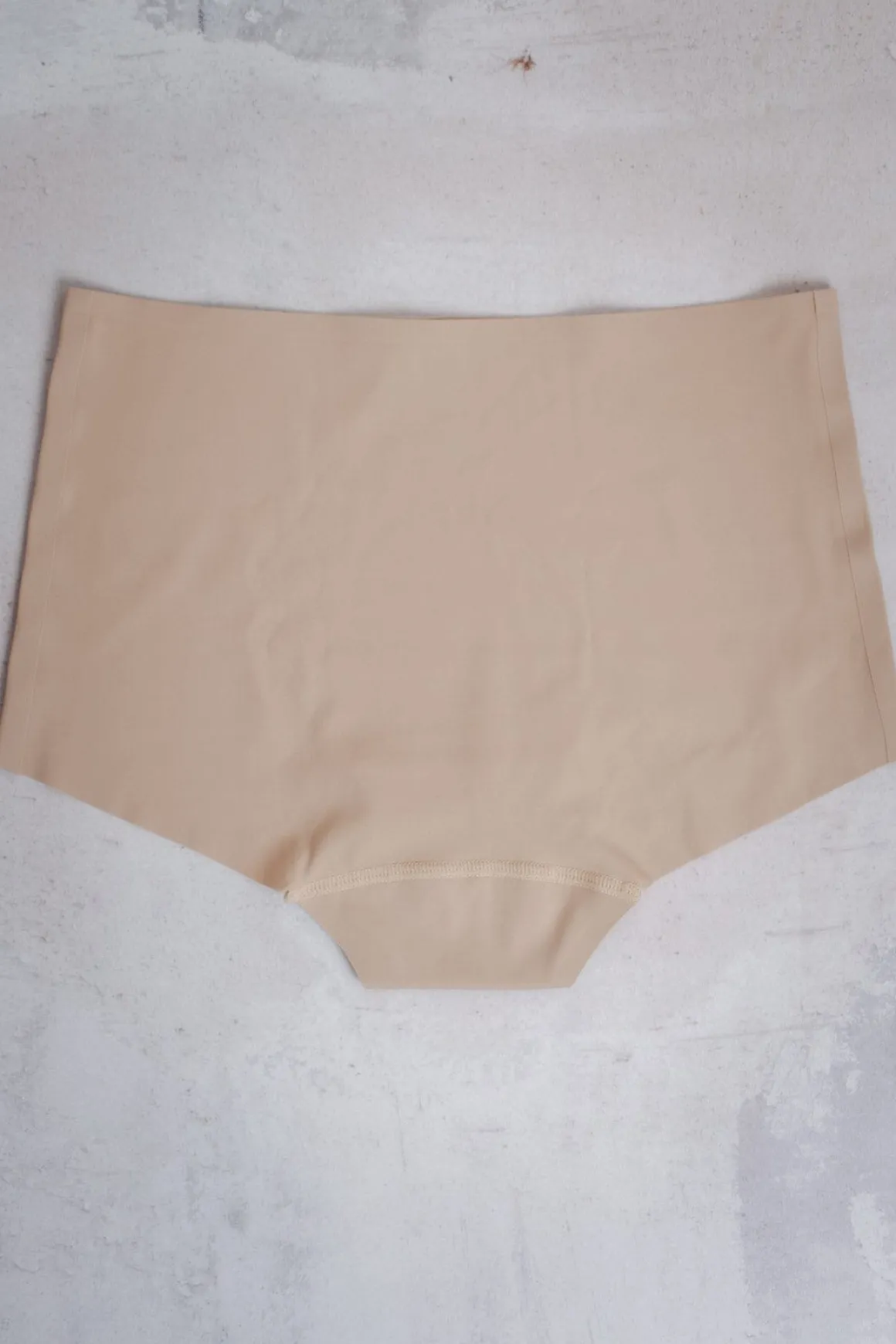 Nahtlose Mikrofaser-Hipster in Nude