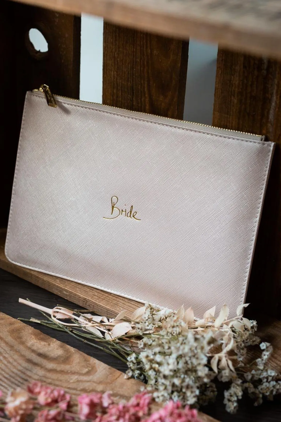 Pouch "Bride" in Metallic White – Katie Loxton