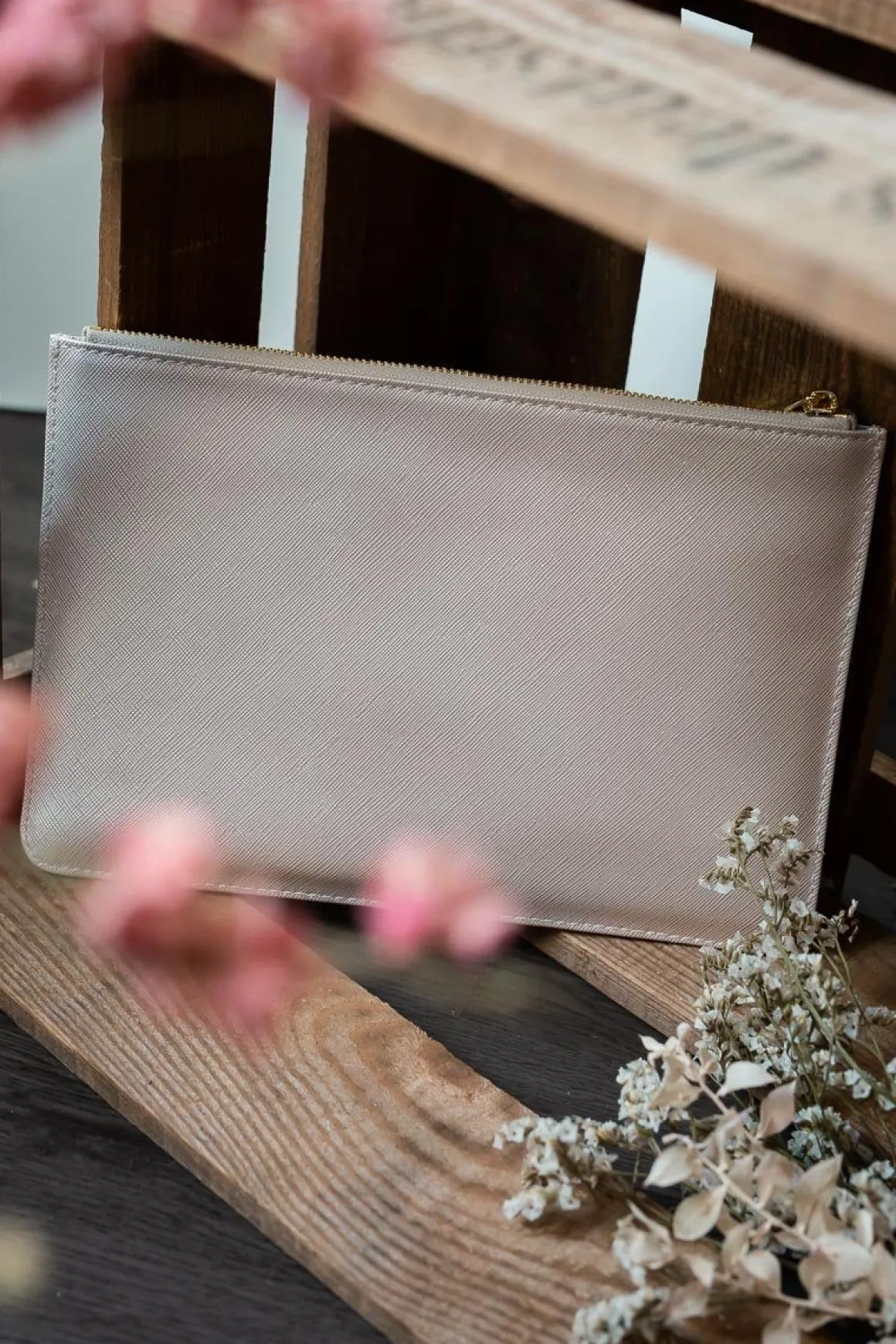Pouch "Bride" in Metallic White – Katie Loxton