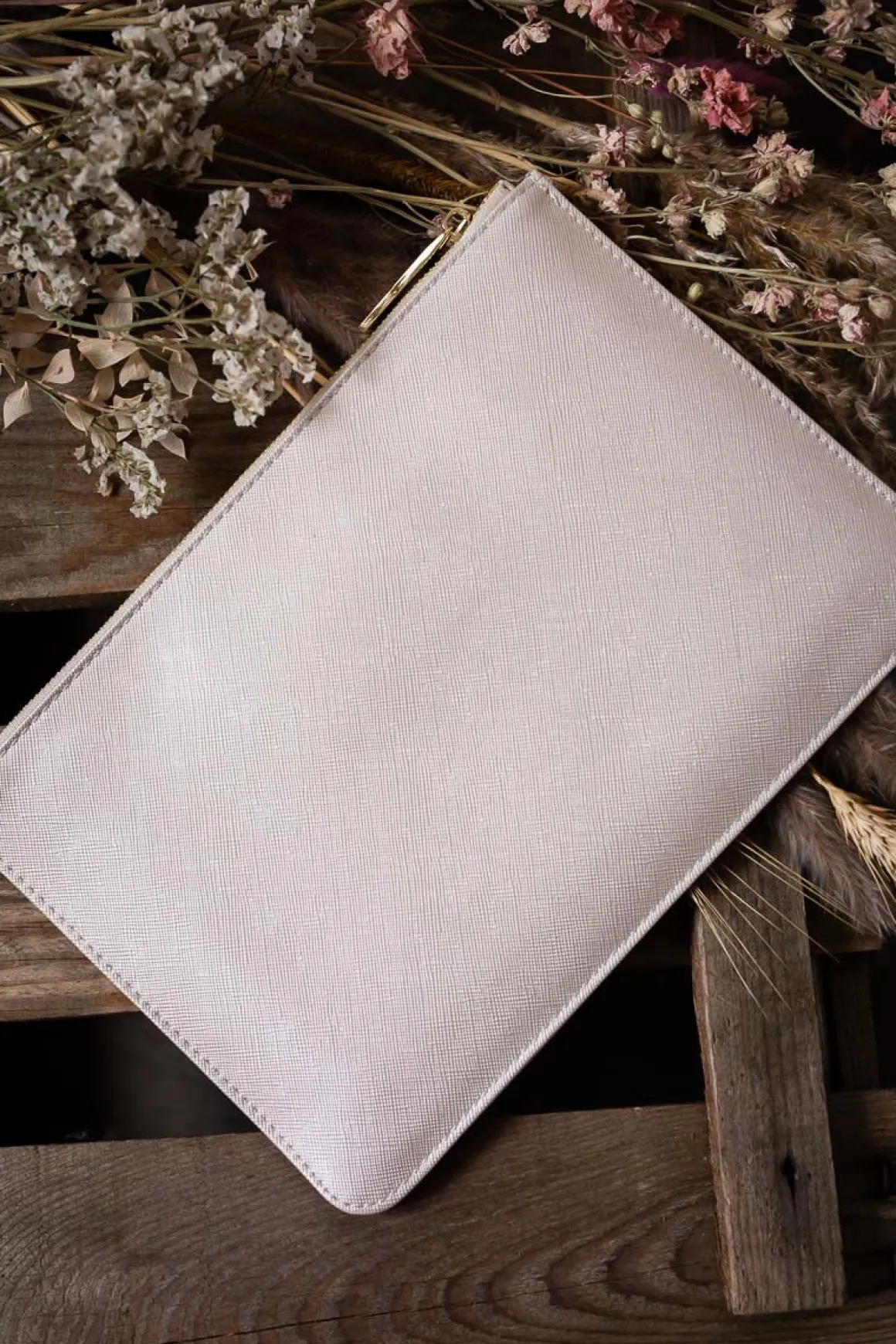 Pouch in Metallic White "Bridesmaid" – Katie Loxton