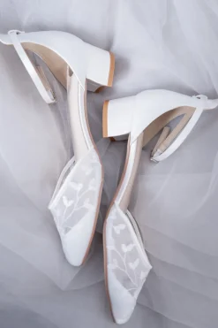 Verzierte Brautschuhe – London Ivory Lace | The Perfect Bridal Company