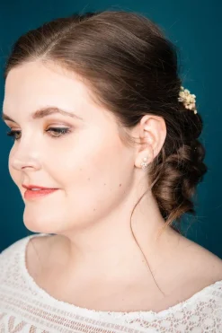 Zierliche Braut Ohrstecker mit Kristallen und Perlen - Simply Delightful